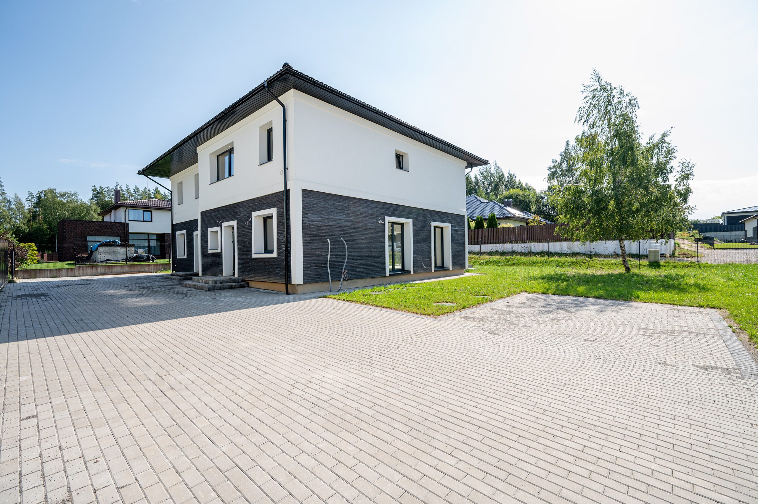AIV_0473