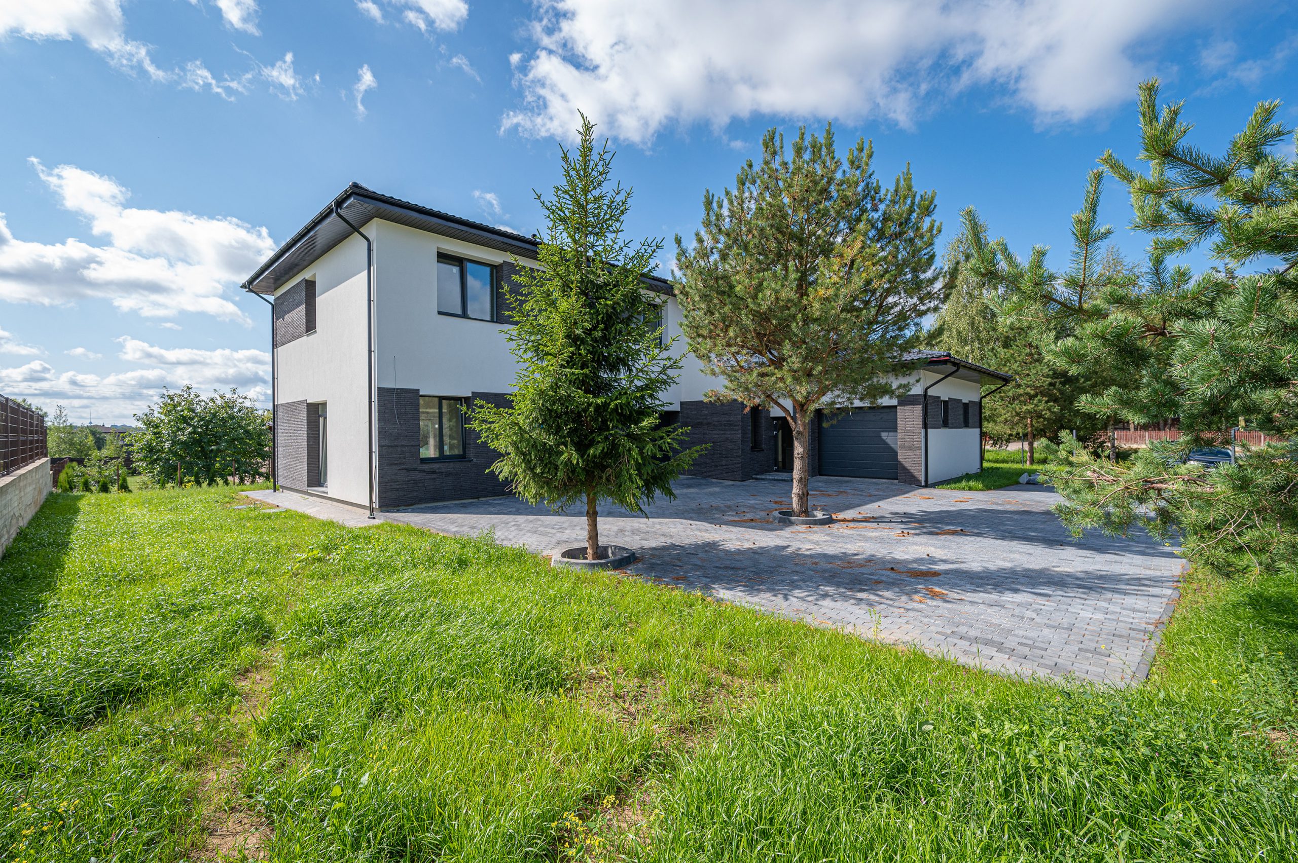 AIV_4260
